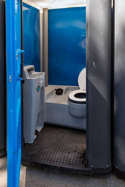 Portable Toilet Options We Offer in Bay Pines, FL